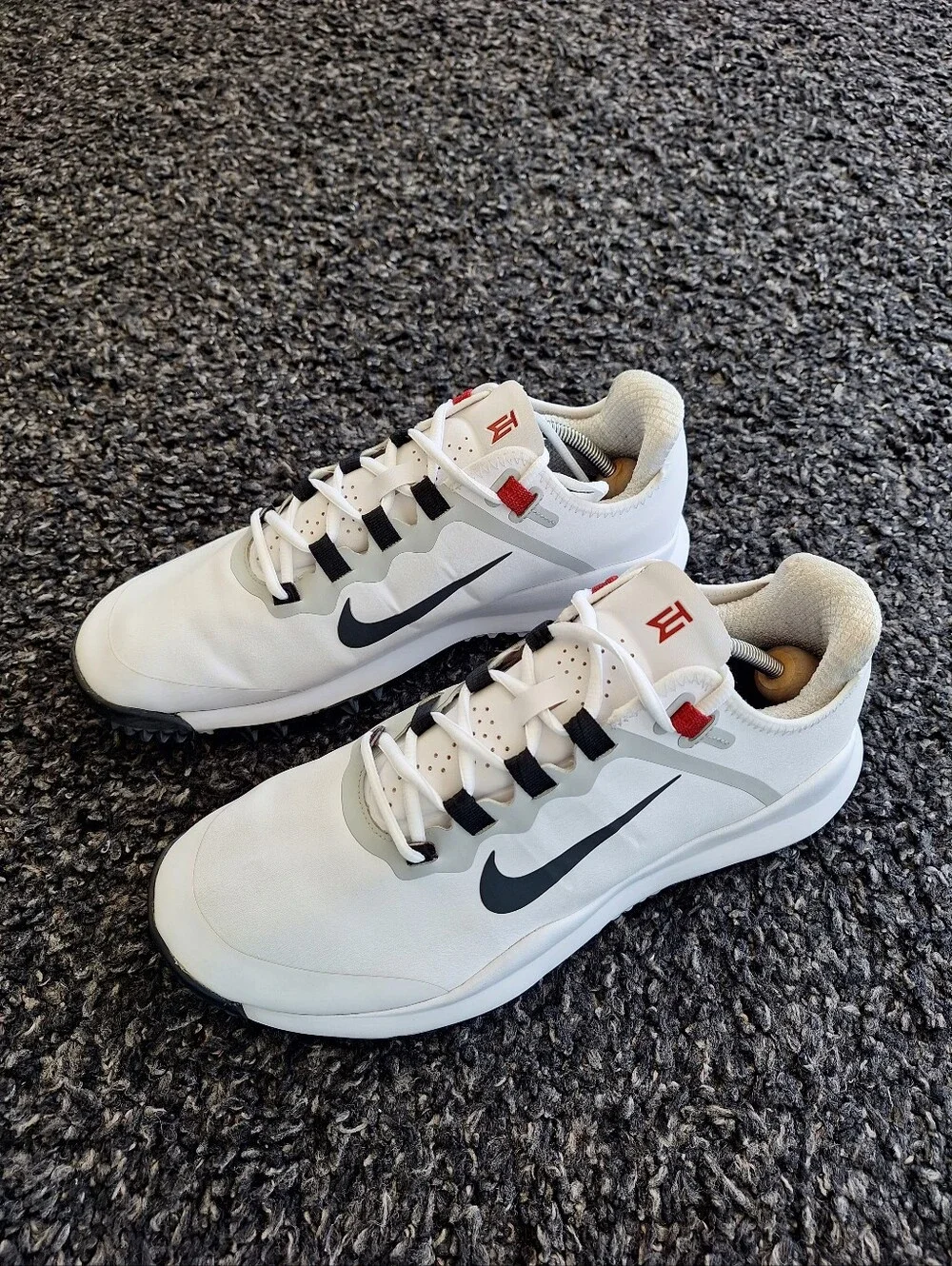 Nike Tiger Woods Golf Shoes – Men's US 10.5 Wide (2E), Style 536355-100